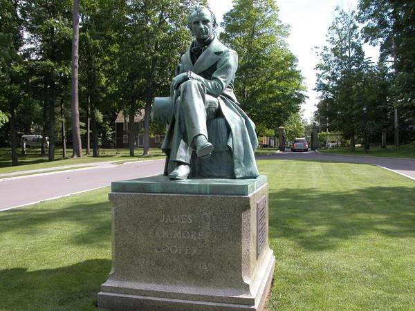 Памятник Куперу в Куперстауне