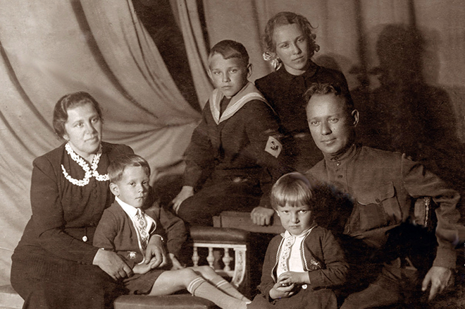 Михаил Шолохов и его семья